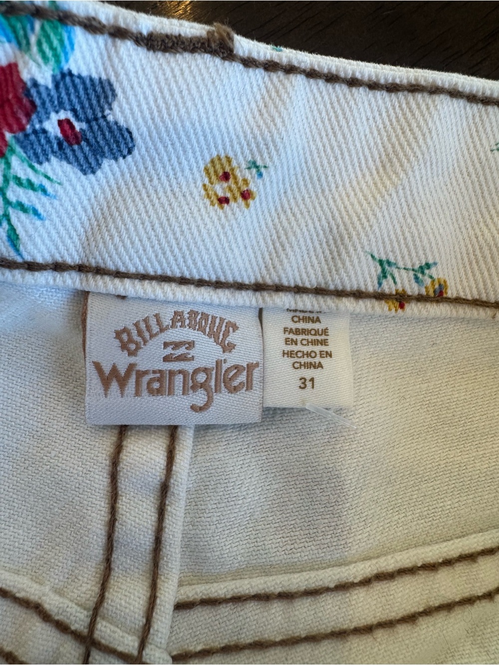 Wrangler X Billabong Collab, She’s Cheeky Floral White Denim Jeans Women’s Sz 31 - Picture 8 of 14